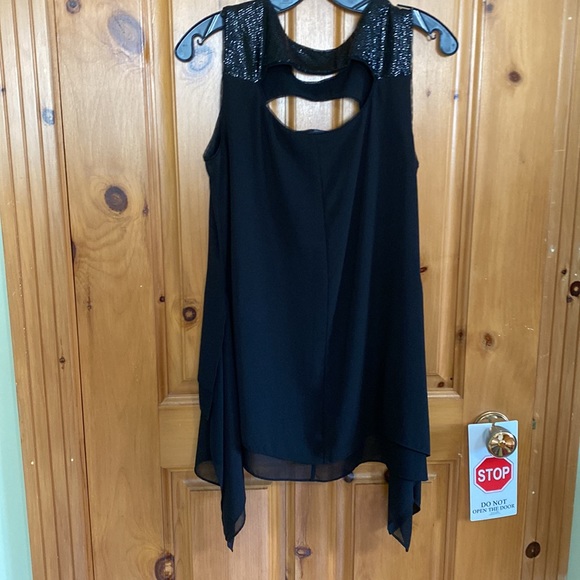 2 for the higher price! Perfect top for summer or winter party! - Picture 5 of 5